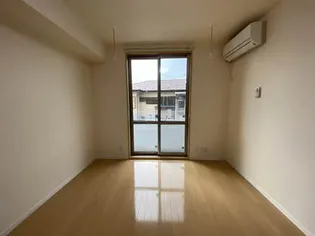 ミディ ソレイユ【1階】の居間