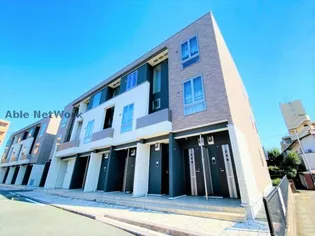 ニューエンパイヤ【2階】の外観