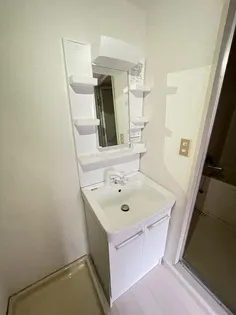 アドニス芝塚【1階】の内装