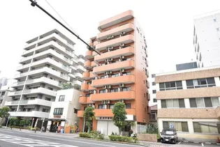 クイーンズビレッジミヨシの画像