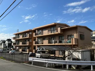 ロイヤルプラザ高田【1階】の外観
