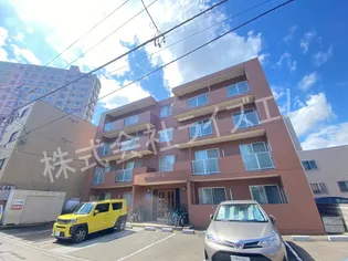 ロイヤルコトニ【3階】の外観