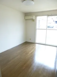 グリーンハイツ・II【1階】の居間