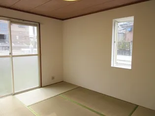 グリーンハイツ・II【1階】の居間