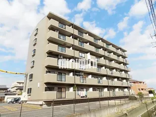 やとみロイヤルハイツ【3階】の外観