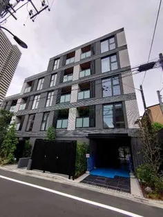 東京都新宿区市谷仲之町【マンション】の外観