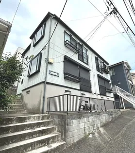 グランブルー山手の外観