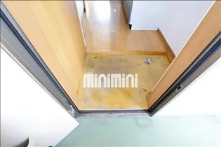 パーシモンヒルズ【2階】の玄関