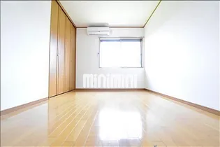 パーシモンヒルズ【2階】の居間