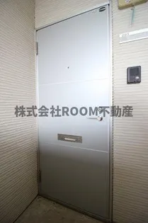 グリーンコーポ南横市【1階】の玄関