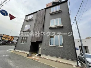 コーラルマンション【1階】の外観