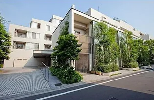 東京都新宿区若葉1【マンション】の外観