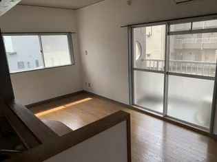 セレニティ川添A【3階】の居間