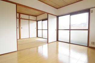 ハイム七枝【2階】の居間