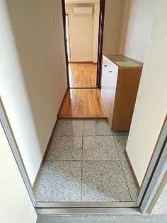 元町第3ハイツ【2階】の玄関