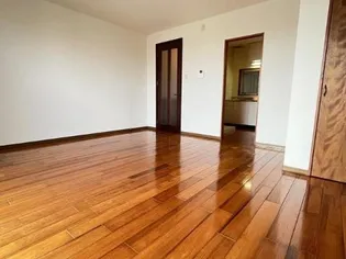 元町第3ハイツ【2階】の居間