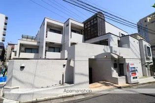 東京都世田谷区羽根木1【マンション】の外観