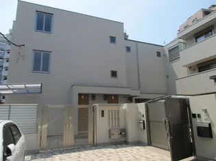 Emile【3階】の外観