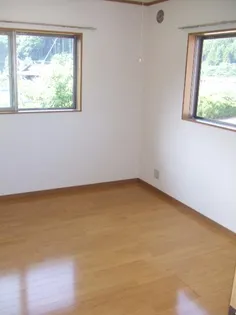 ミダイ羽山Iの内装