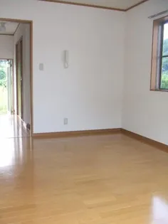 ミダイ羽山Iの居間