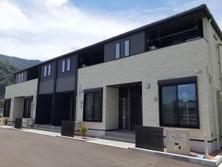 長野県上田市下塩尻【アパート】の外観