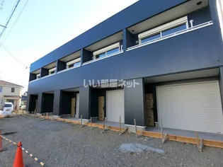 ベース ガレージの外観