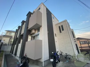 カムリ―ハイツ【1階】の外観