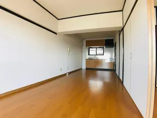 エラン宮崎II番館【2階】の居間