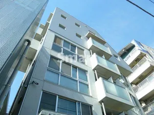 APARTMENT O2 east【1階】の外観