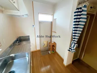 ハイツルナI・II【1階】の玄関