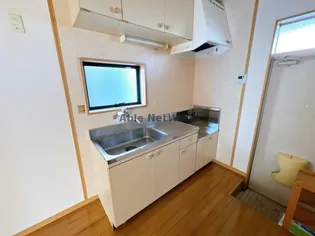 ハイツルナI・II【1階】のキッチン