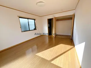 ハイツルナI・II【1階】の内装