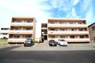 グランドパイン【3階】の外観