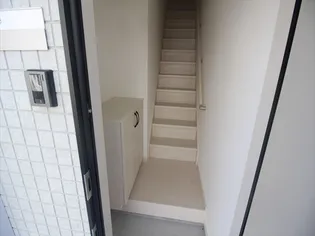 s.a box寺家A棟【3階】の玄関