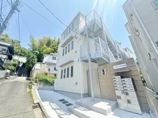 コートヤード メゾン大岡の画像