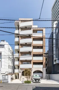 東京都港区南青山2【マンション】の外観
