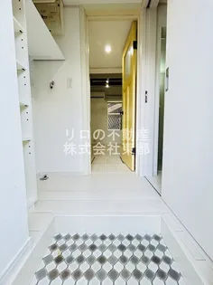 ラ シレーヌ【1階】の玄関