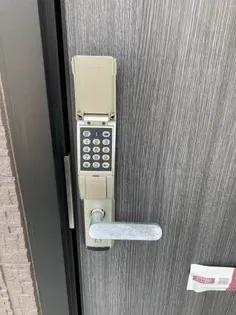 グランシード八桜【1階】の玄関