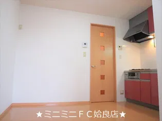 鹿児島県姶良市東餅田【アパート】の外観