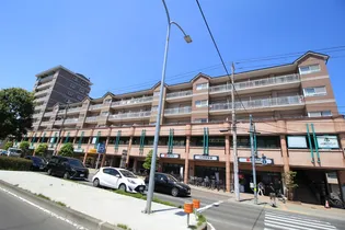 上杉五番館【4階】の外観