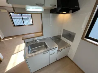 エクセレントスリーフォー【2階】のキッチン