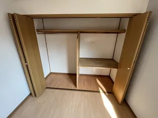 エクセレントスリーフォー【2階】の内装