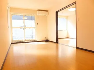 レオネクストペルラ【1階】の居間