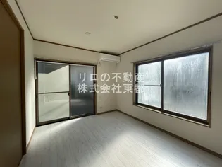 サンジュリアン【1階】の居間