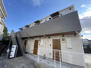 ファミリア鴨居【1階】の外観