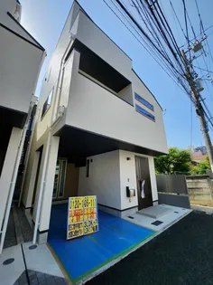 東京都新宿区大久保2【一戸建】の外観