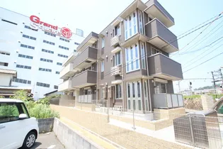 サフェスタ窪町【3階】の外観