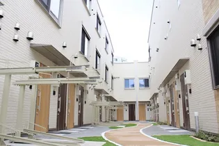 東京都中野区東中野4【マンション】の外観