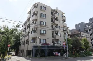 東京都世田谷区下馬1【マンション】の外観