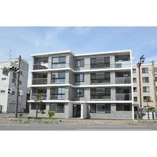 GRACE TIARAの画像